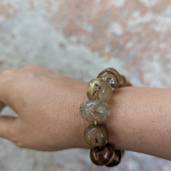 Agate Stretch Bracelet - Picture 2 of 3